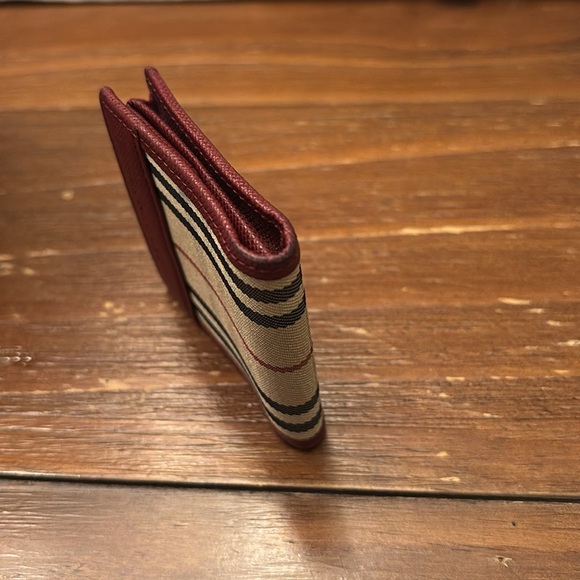 BURBERRY COIN POUCH - Picture 5 of 11